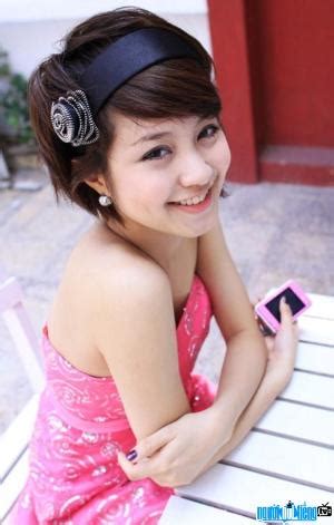 Hot girl Phạm Trâm Anh