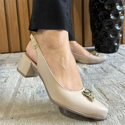 Sapato Feminino Slingback Scarpin Detalhe em Abs de Laço Bico Fino Salto bloco Nude