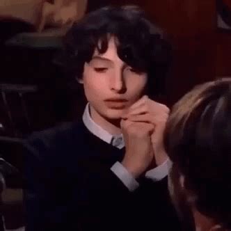 Finn Wolfhard Laugh GIF - Finn Wolfhard Laugh Shy Smile - Discover
