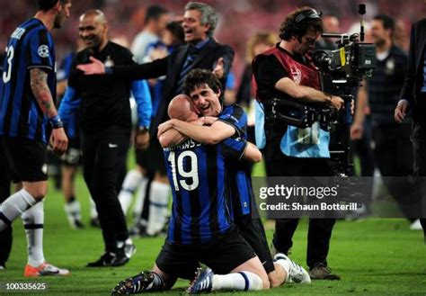 Cambiasso Inter Photos and Premium High Res Pictures - Getty Images