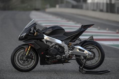 Aprilia RSV4 1100 Factory Prova Prezzo Anteprima Prova E Foto Dueruote