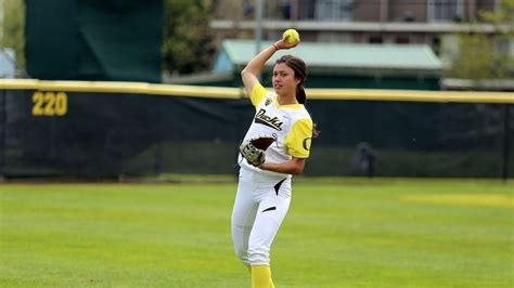 Olympian and former Duck, Janie Reed, enters Pac-12 Hall of Honor