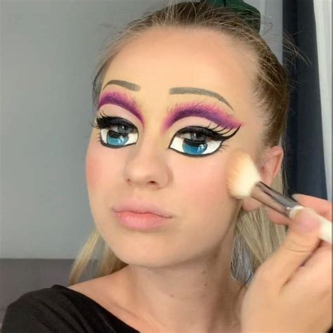 Make Up Artist Transforms Into A Living Bratz Doll Artofit