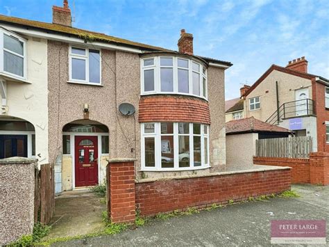 11 South Ave Rhyl Denbighshire Ll18 3 Bed Semi Detached House For