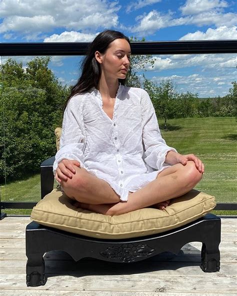 Raja Meditation Chair — Stillness Room