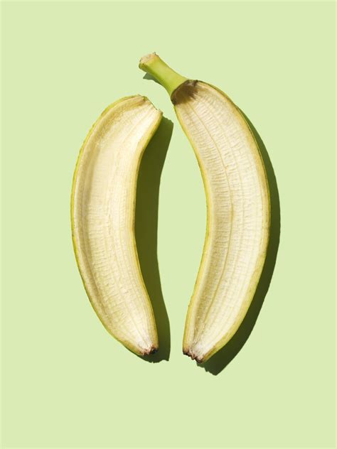 31 Surprising Uses For Banana Peels From Polishing Shoes To Whitening Teeth Banana Peel Uses