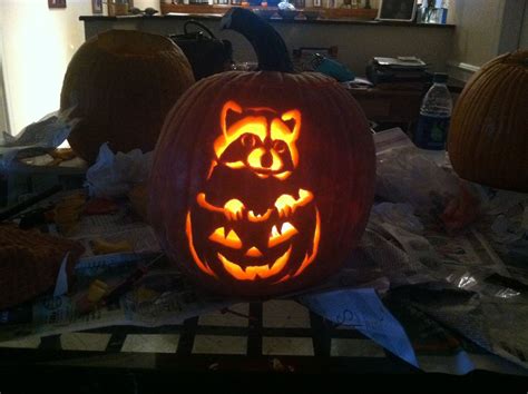 Pumpkin carving! Raccoon in a pumpkin | Pumpkin carving, Pumpkin ...