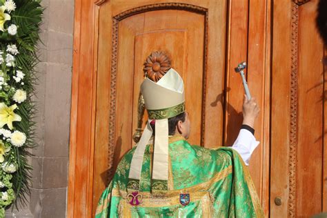 Apertura De La Puerta Santa A O Jubilar Mariano Catedral De Qro