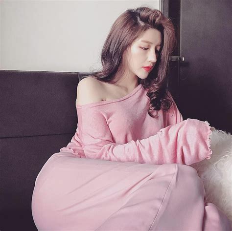 Cuộc sống của cựu hot girl Vân Navy ra sao sau nửa năm kết hôn với