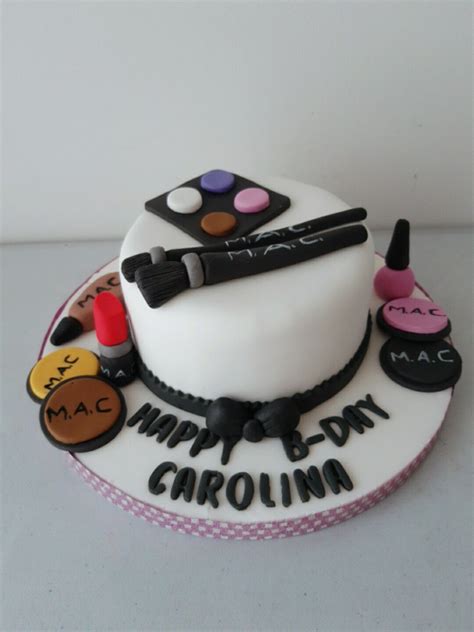 Torta Decorada En Fondant Con Maquillaje Maquillaje Makeup Fondant