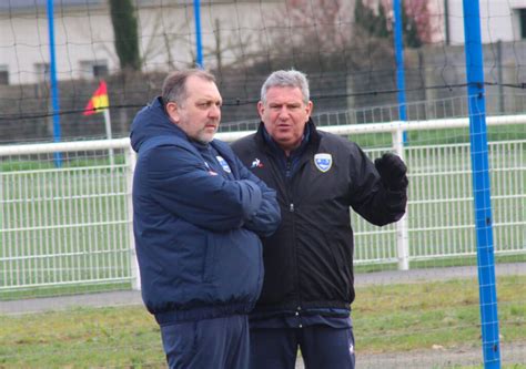 Xavier Gravelaine Coach D Un Soir Sur Le Banc De L Us Avranches Foot