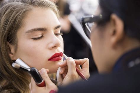 Red Lip Makeup How To Get The Perfect Pout