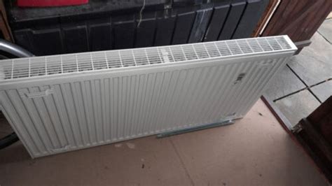 Radiator In White 4ft X 2 Ft Double With Mounting Brackets Used Ebay