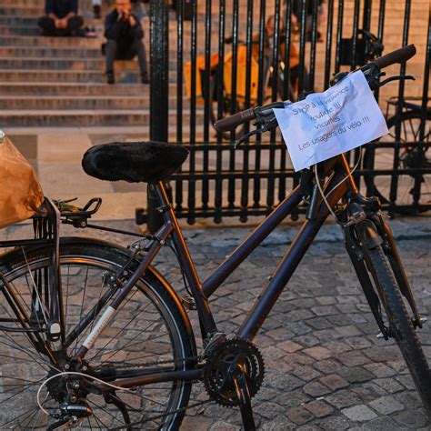 Cycliste Tu Paris Anne Hidalgo Souhaite Renommer Un Lieu De Paris