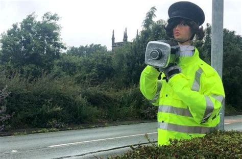 Fake ‘police Officer Slowing Down Speeding Motorists Rac Drive