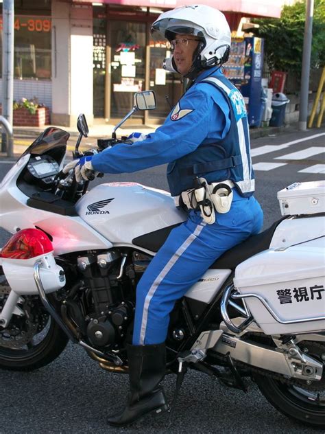 「白バイ」おしゃれまとめの人気アイデア｜pinterest｜よこい りょう 男性警察官 警官 お巡りさん