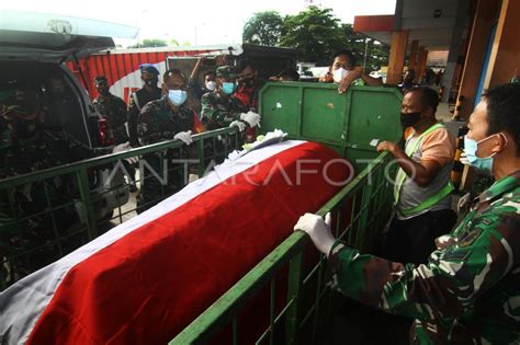 KEDATANGAN JENAZAH PRAJURIT TNI DARI PAPUA ANTARA Foto