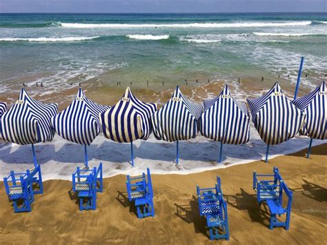 Playa De Zarautz Con La Marea Alta Foto De Zarautz Calendario De