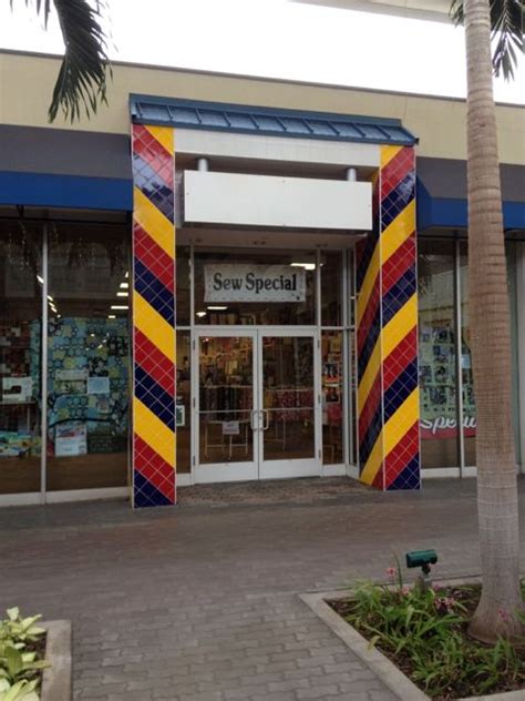 Explorations in Quilting and Life: Quilt Shops in Maui