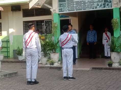 MIN 3 Kota Lhokseumawe Laksanakan Upacara Memperingati Hari Pendidikan