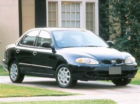 2000 Hyundai Elantra Price, Value, Depreciation & Reviews | Kelley Blue ...