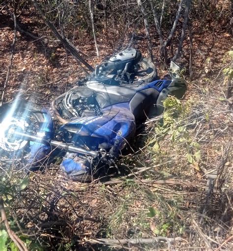 Homem Baleado E Morto Quando Pilotava Motocicleta Levando Adolescente