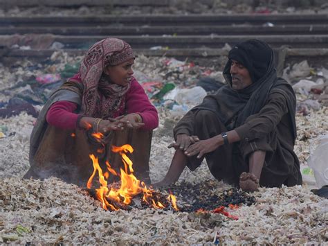 Delhi Weather Imd Sounds Orange Alert For Cold Wave In Delhi Ncr Dense Fog Blankets Regions