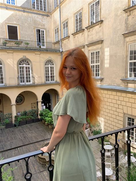 F Am I Cute In This Dress Or Just Hot R Amihot