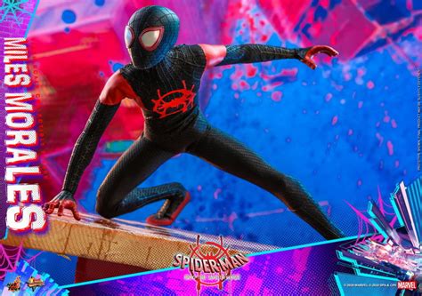 Hot Toys MMS Spider Man Into The Spider Verse Th Scale