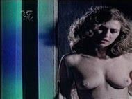 Naked Patricia Pillar in A Maldição do Sanpaku