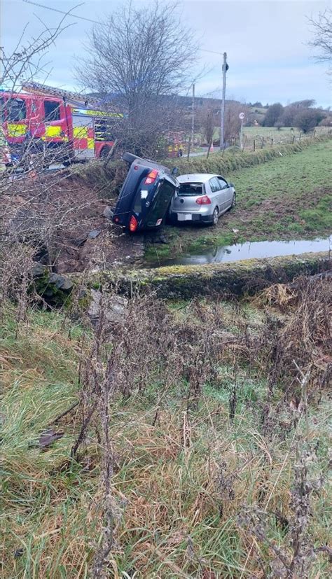 PHOTOS: Two cars skid on black ice and crash into field - Kildare Now