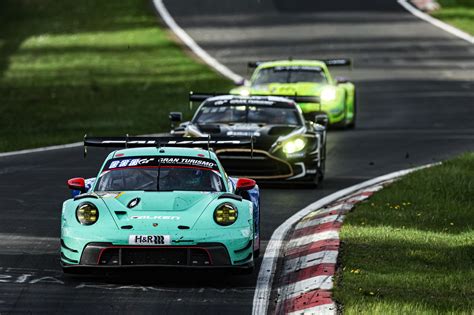 24h Qualifiers Porsche Sieg im Abendrennen am Nürburgring eifelschau de