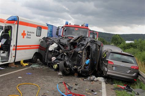 Tuningen Ein Toter Und Mehrere Verletzte Bei Schwerem Verkehrsunfall