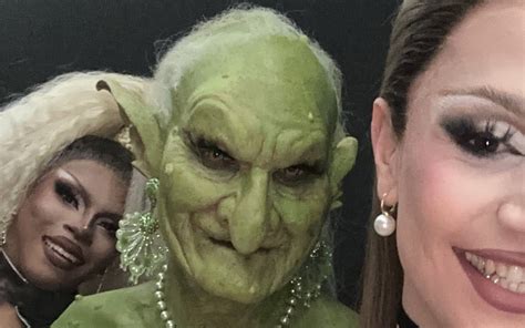 ¿quién Es La Misteriosa Mujer Que Fue Vestida De Duende Verde A La