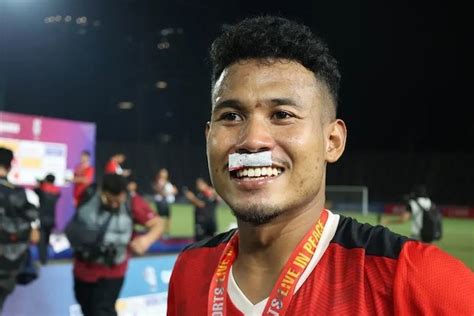 kisah heroik bagas kaffa raih emas sea games  mulut berdarah kena