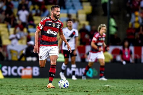 Thiago Maia é sincero ao falar sobre a chegada de De La Cruz e sobre o