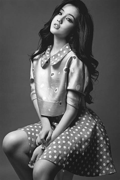 Vẻ đẹp lả lơi của hot girl Mie