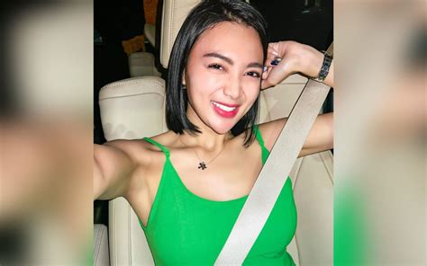 4 Potret Wika Salim Pamer Rambut Baru Selfie Di Mobil Makin Hot