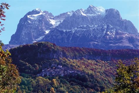 Dall Appennino Alle Alpi Grotte E Borghi Senza Tempo Trekking D