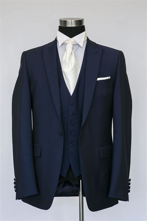 Slim Fit Lounge Suit Hire at Windsor Formal Hire | Windsor Formal Hire