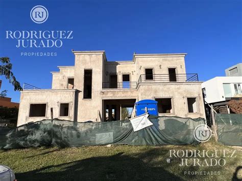 Venta Casa 3 dormitorios a estrenar 270m2 El Cantón Norte El