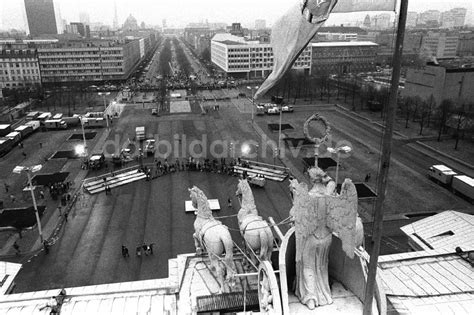 DDR Bildarchiv Berlin Mitte Blick vom Brandenburger Tor über