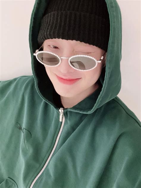 Kang Seungyoon On Weverse Winner In This Moment Green Aesthetic