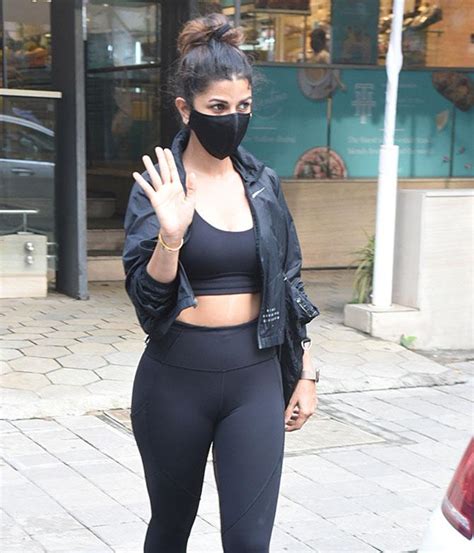 Spotted In Santacruz Nimrat Kaur Rocks The Gym Look