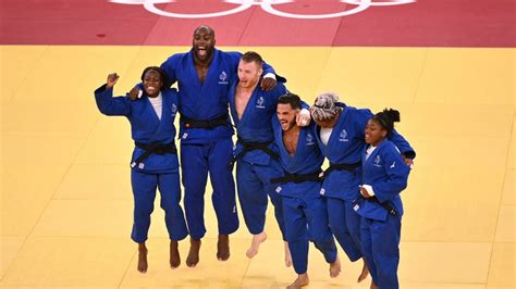 Paris Teddy Riner Et Clarisse Agb Gn Nou Parmi Les Premiers