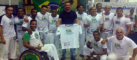 Solenidade do grupo de capoeira Raízes do Brasil marca atividades