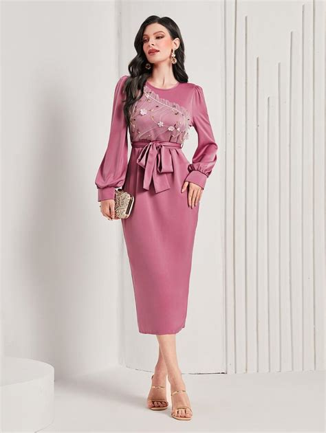 Shein Modely Robe Applique Fleurie Ceintur Manches Bouffantes En