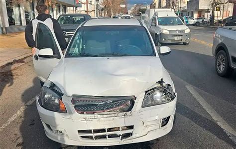 Hizo Una Mala Maniobra Y Provoc Un Violento Choque