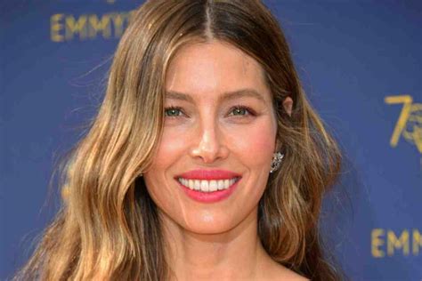 Jessica Biel Lattrice Statunitense Compie Oggi 41 Anni