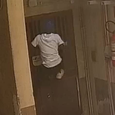 Palermo Il Furto In Corso Tukory Un Video Mostra Il Ladro Mentre Si